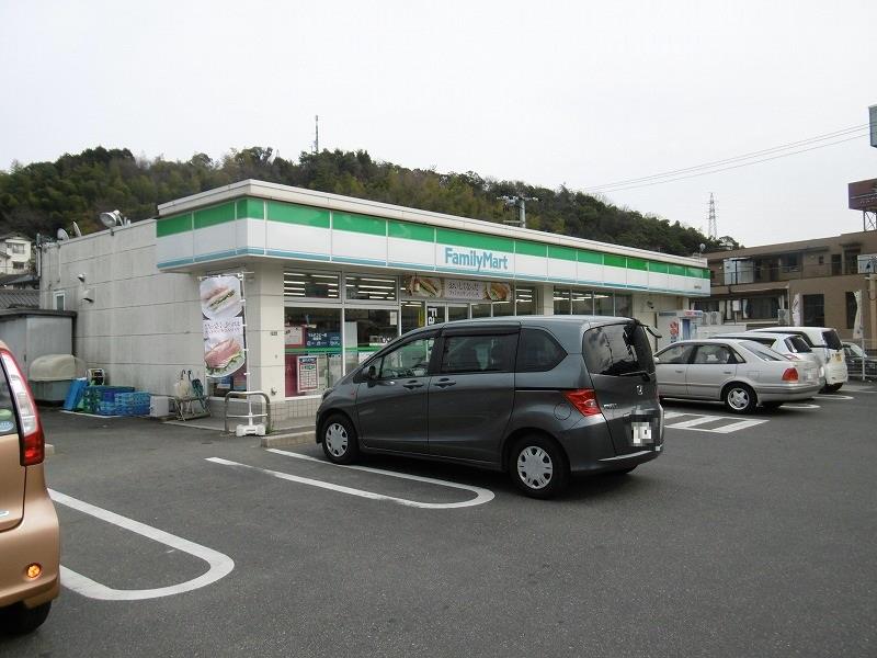 コンビニ　ファミリーマート岩国平田店（コンビニ）まで665m