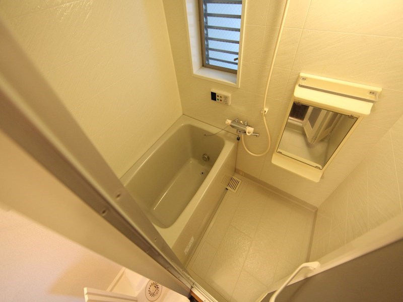 バス・シャワールーム　追い焚き・オートバス機能付お風呂