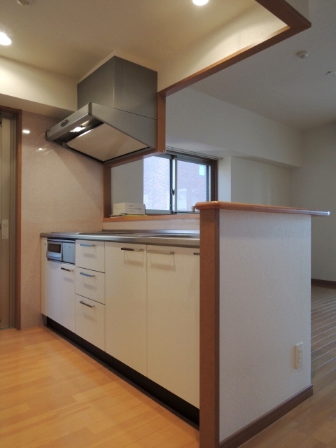 キッチン　※同タイプ別室写真