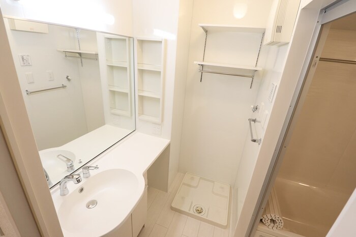 洗面設備　広い洗面スペース