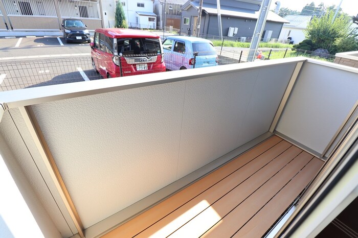 バルコニー　バルコニーからの眺めを楽しみながら食事をしませんか