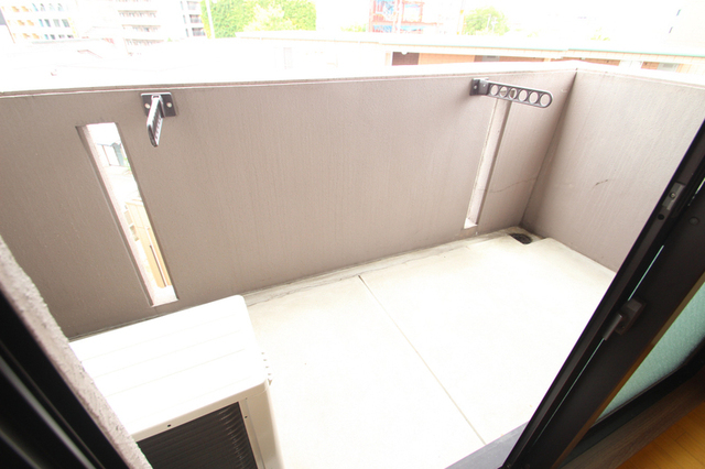 バルコニー　※別室の参考写真の為、現況優先です。