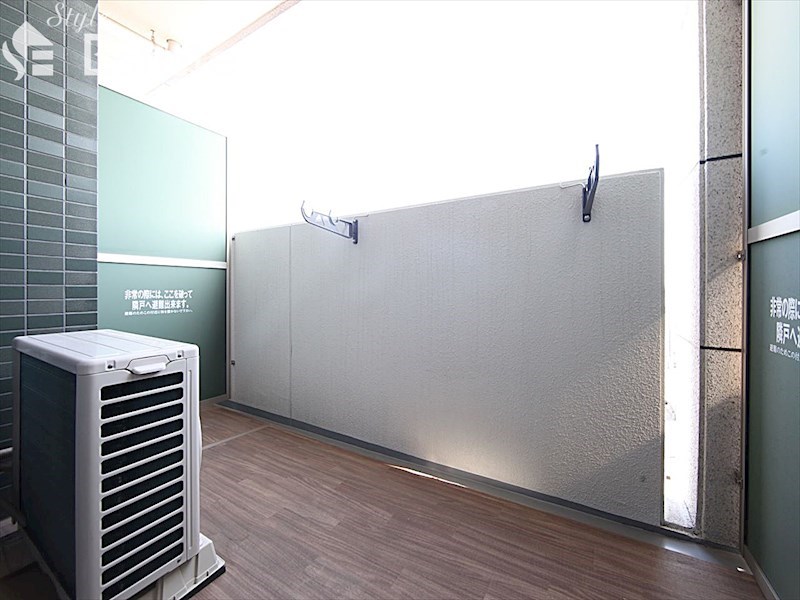 バルコニー　バルコニー