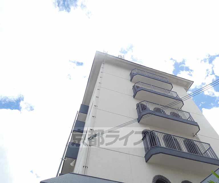 洗面設備　顔の洗いやすい洗面台