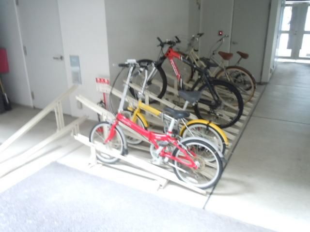 駐車場　敷地内駐輪場★