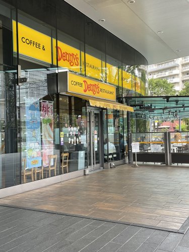 飲食店　デニーズThinkPark店（飲食店）まで858m
