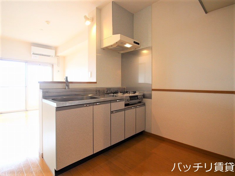 キッチン　別号室タイプの為、現状を優先致します。