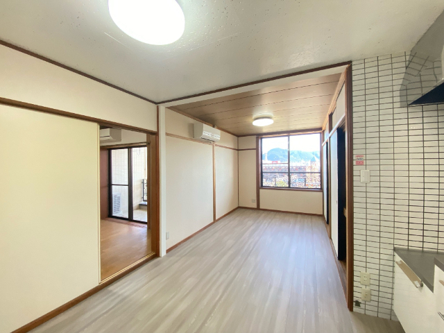 居室・リビング　１２帖のＬＤＫです