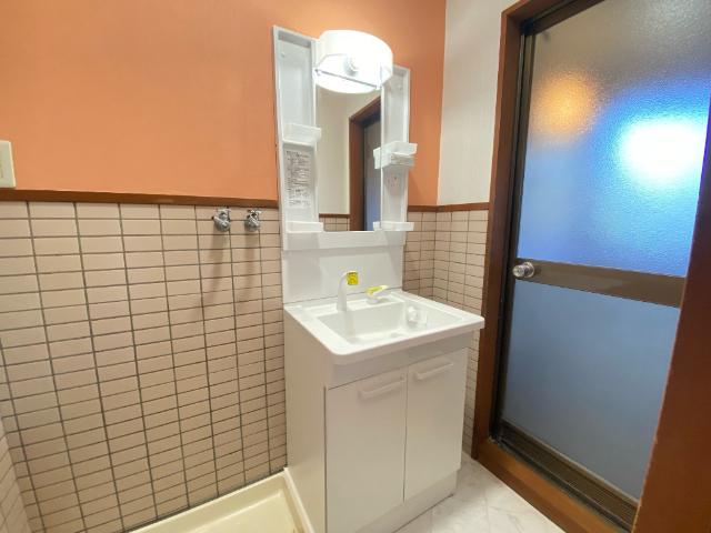 洗面設備　洗髪洗面化粧台です