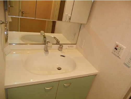 洗面設備　※別部屋の参考写真です。