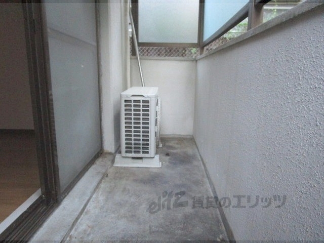 バルコニー　エアコン