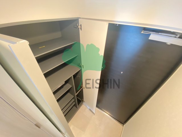 玄関　下駄箱もしっかりついてます！