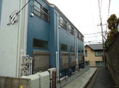 建物外観　駅から徒歩８分！