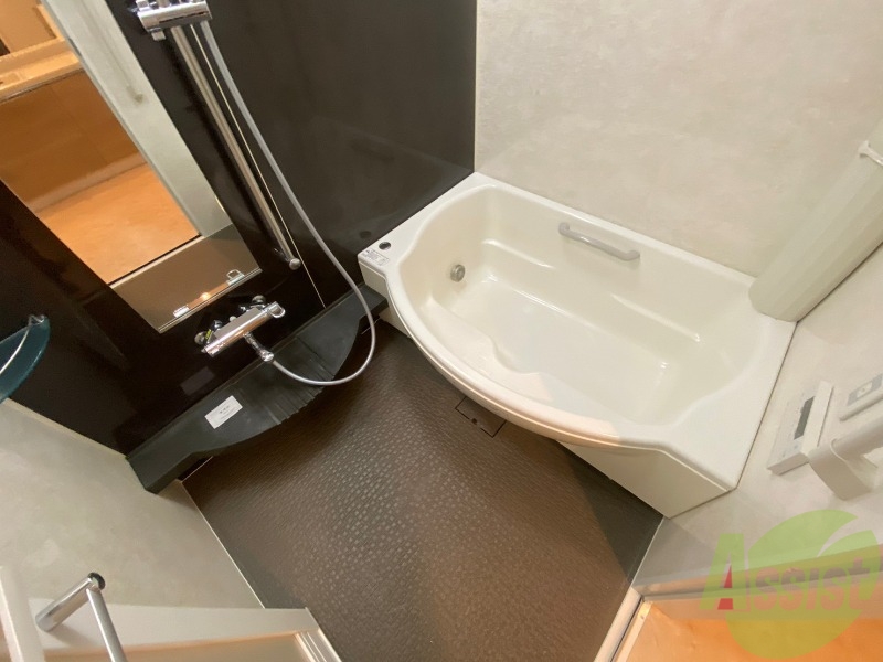 バス・シャワールーム　お風呂になります。一日の疲れを癒してくださいね。