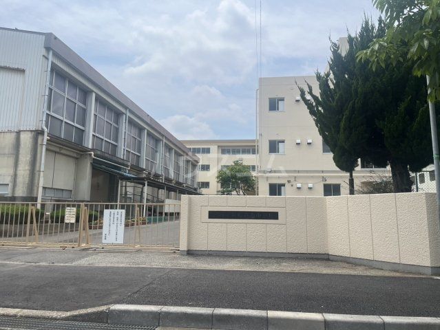 中学校　松戸市立新松戸南中学校（中学校）まで552m