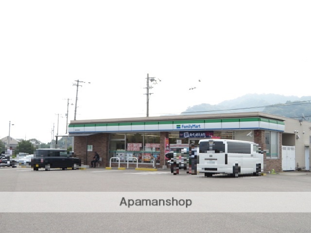 コンビニ　ファミリーマート（コンビニ）まで308m