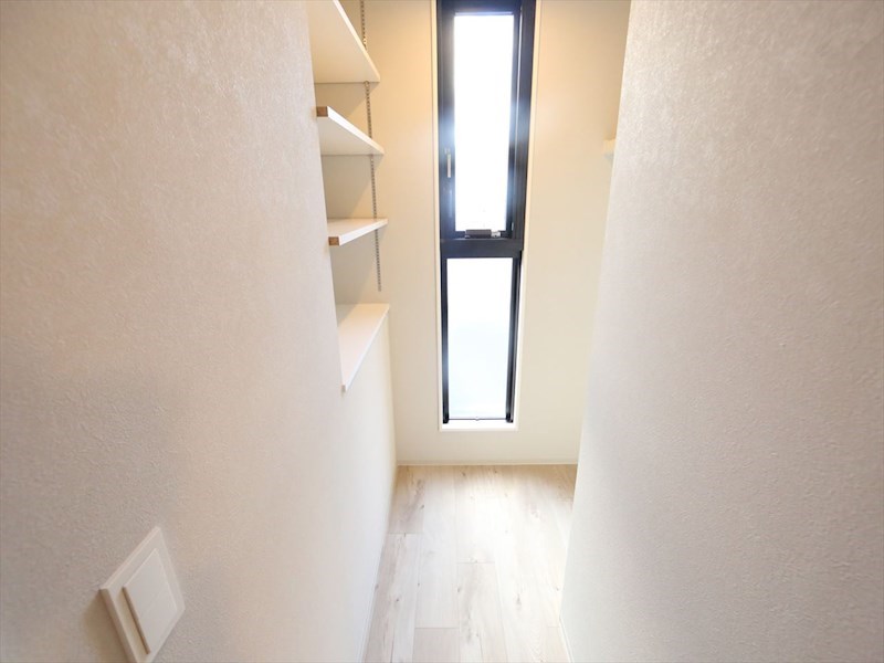 収納　ウォークインクローゼット（収納充実してます）