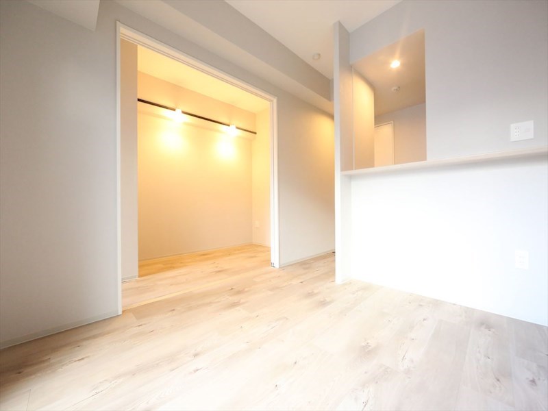 居室・リビング　ＬＤＫ8帖　洋室3.8帖　つなげても仕切っても使えます