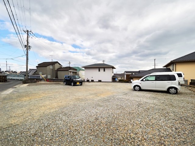 駐車場　近隣駐車場になりますが一台分付いています。
