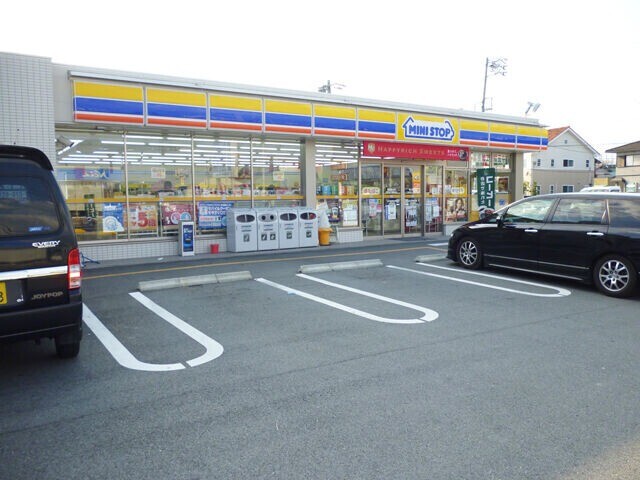 コンビニ　ミニストップ松阪松ヶ崎駅前店（コンビニ）まで442m