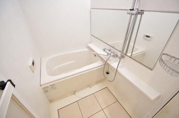 バス・シャワールーム　足を延ばしてリラックスできます♪♪