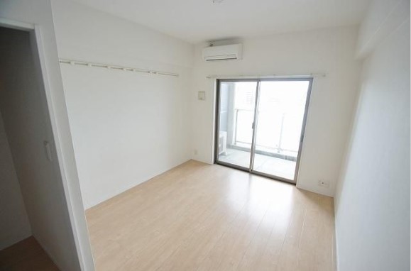 その他部屋・スペース　もちろんエアコンもついて夏も冬も快適です☆
