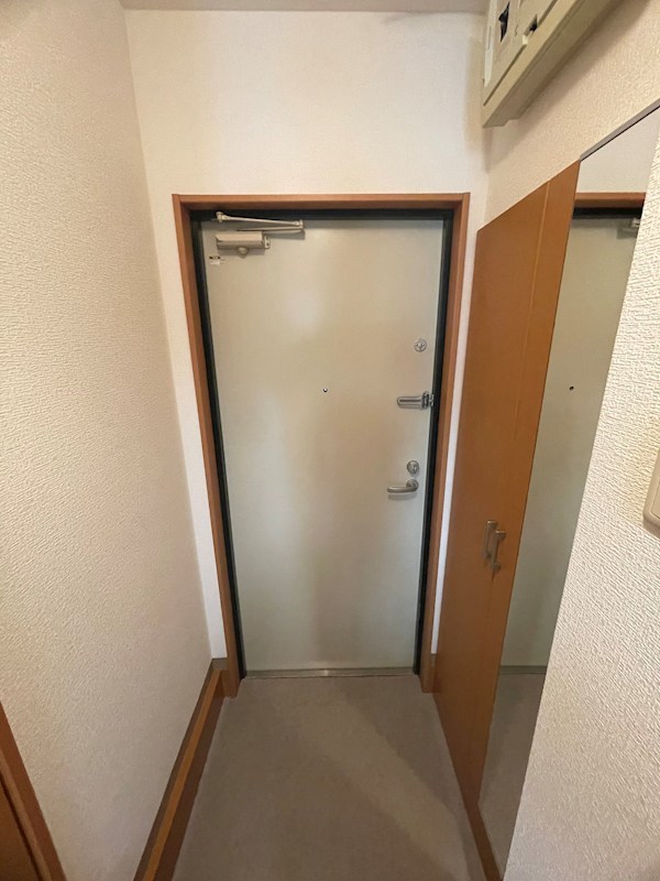 玄関　※参考写真