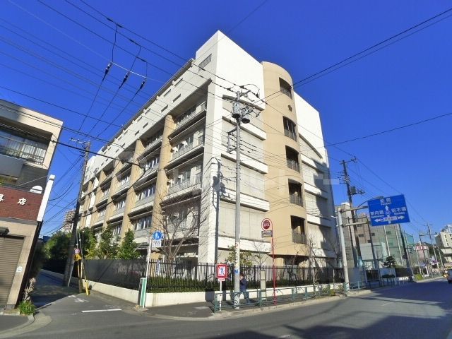 小学校　江東区立第一大島小学校（小学校）まで690m