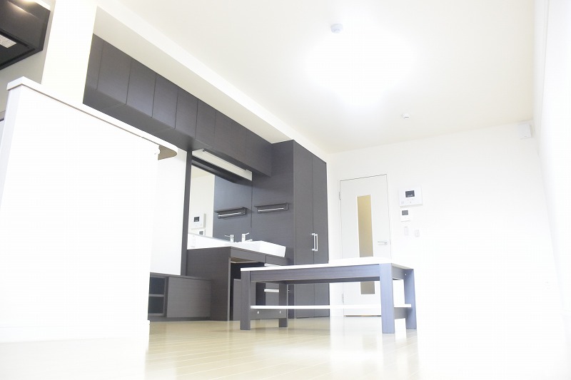 その他部屋・スペース　シンプルなお部屋のため自分好みに家具を配置できます