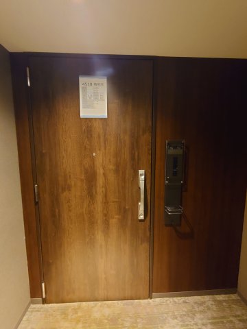 玄関　収納もある玄関です