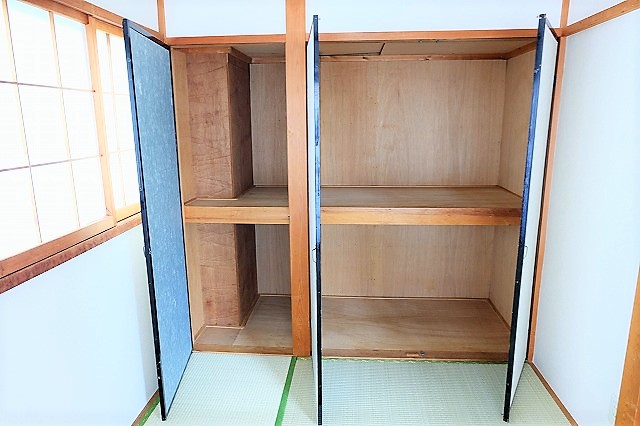 収納　写真は同建物の別部屋を参考に掲載しております。