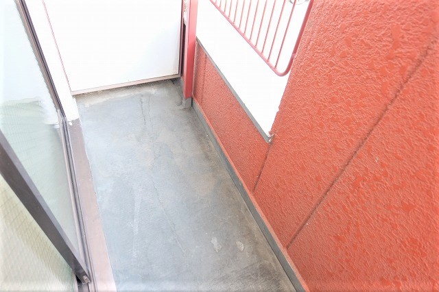 バルコニー　写真は同建物の別部屋を参考に掲載しております。