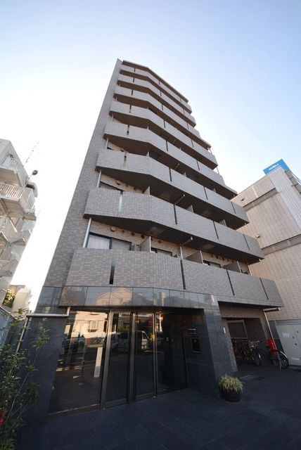 建物外観　★２００７年築！駅徒歩４分★