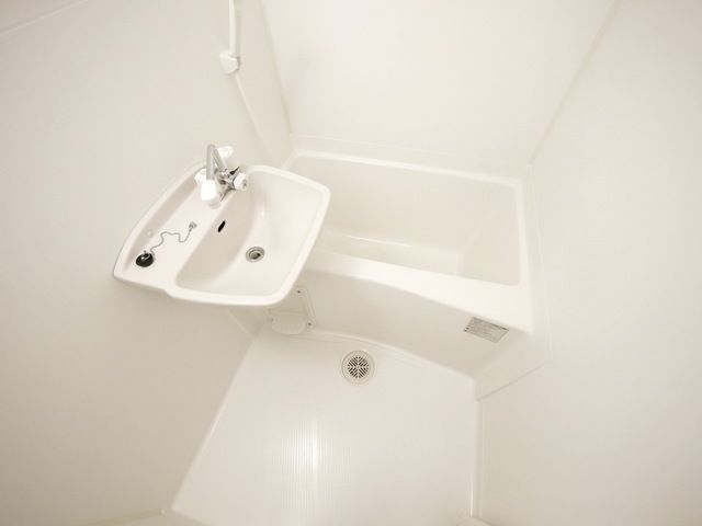 バス・シャワールーム　浴室乾燥機付きです♪