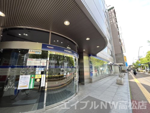 銀行　みずほ銀行高松支店（銀行）まで502m
