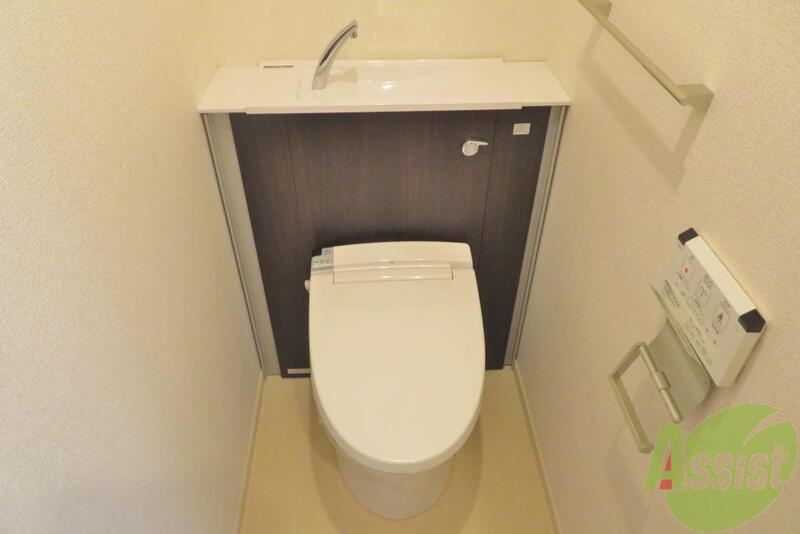 トイレ　トイレにはもちろんウォシュレットが設置済み