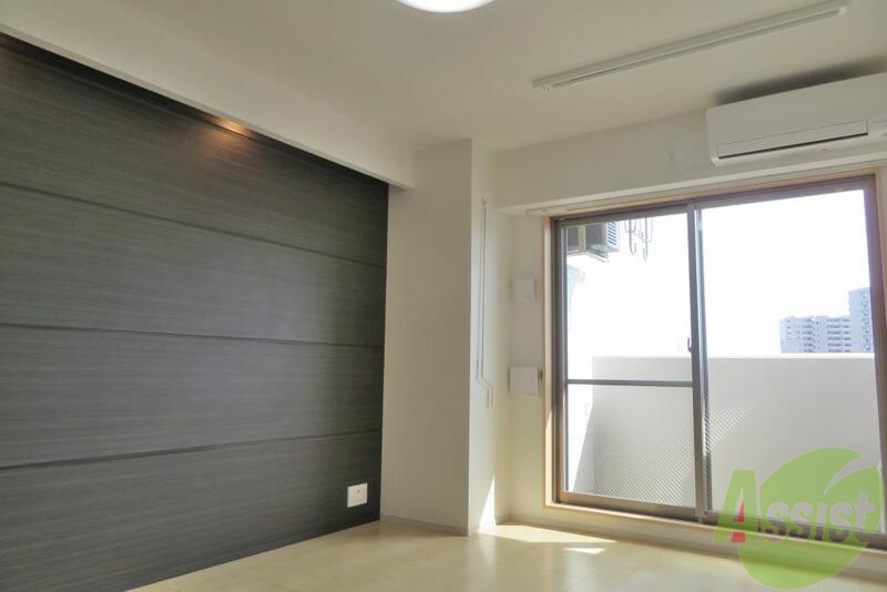 居室・リビング　広めの一人暮らしの方におススメの物件、こちらがリビング