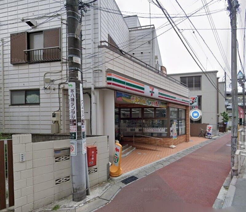 コンビニ　セブンイレブン市川八幡2丁目店（コンビニ）まで25m