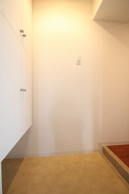 玄関　同物件別号室のものです。