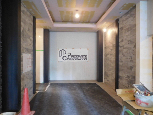 エントランス　マンションの顔とも言えるエントランス。