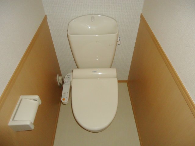 トイレ　温水洗浄暖房便座　※写真は202号室