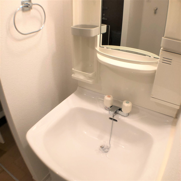 洗面設備　朝の身支度には欠かせない独立洗面化粧台