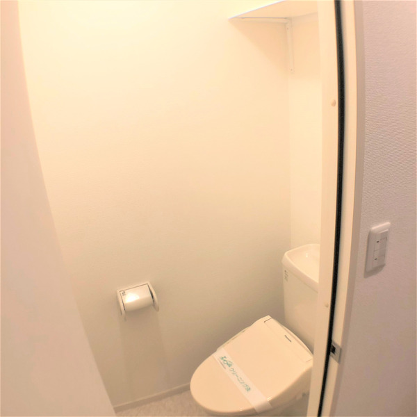 トイレ　温水洗浄便座