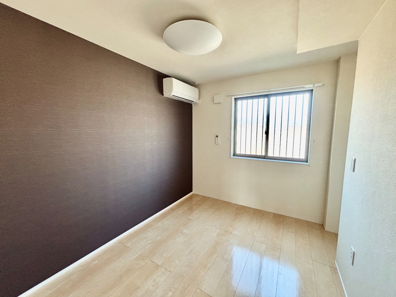 その他部屋・スペース　洋室部分・エアコン付きで快適なお部屋です◎