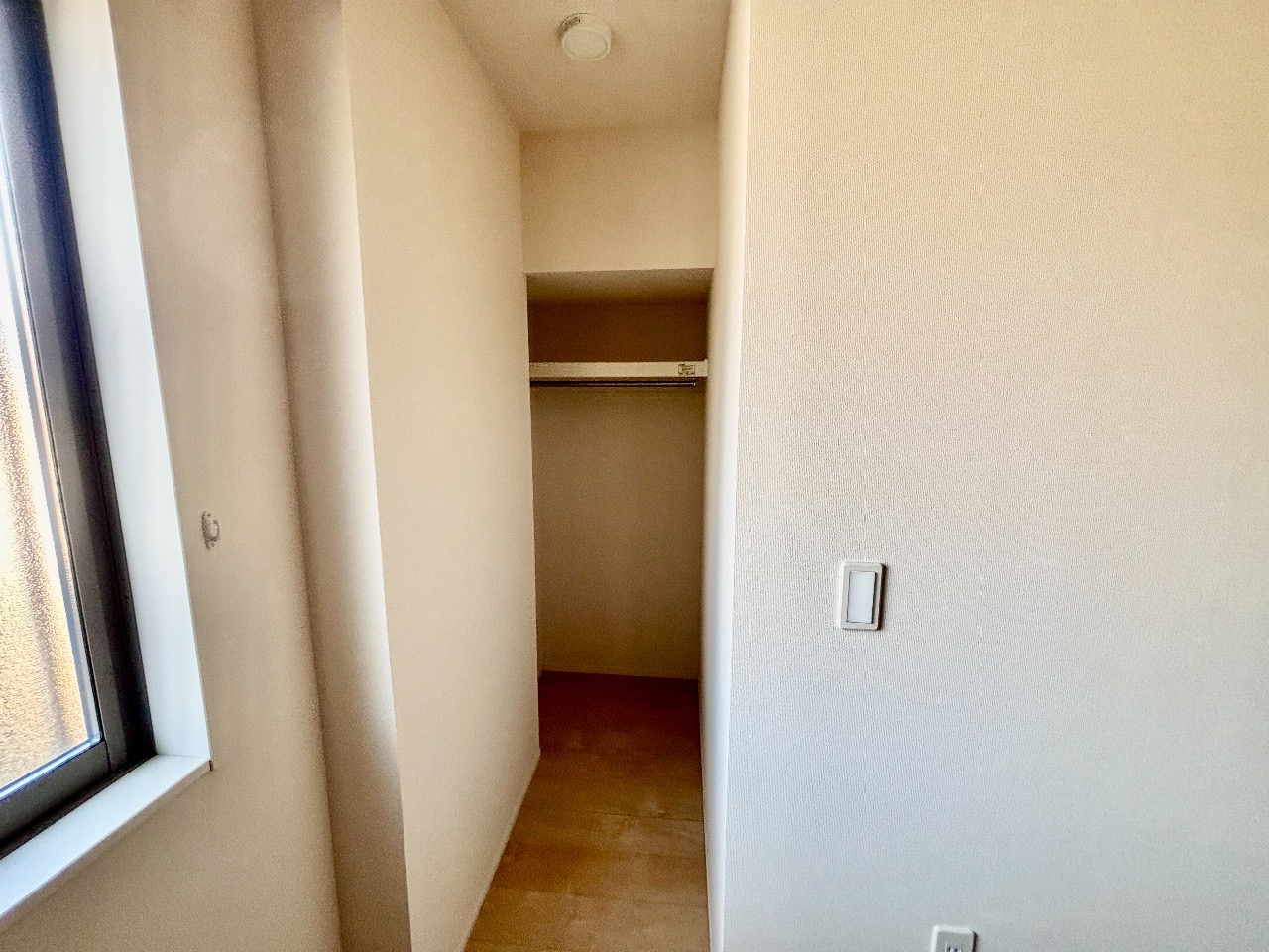 収納　収納部分・たっぷり使えるウォークインクローゼットです♪