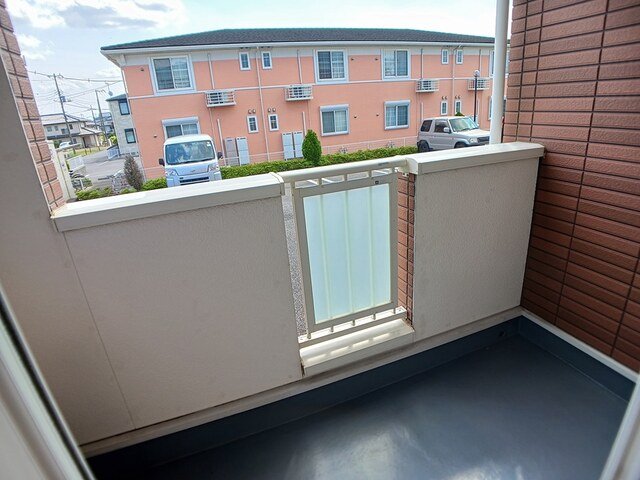 バルコニー　外からの目が気にならないバルコニーで洗濯物が干せます