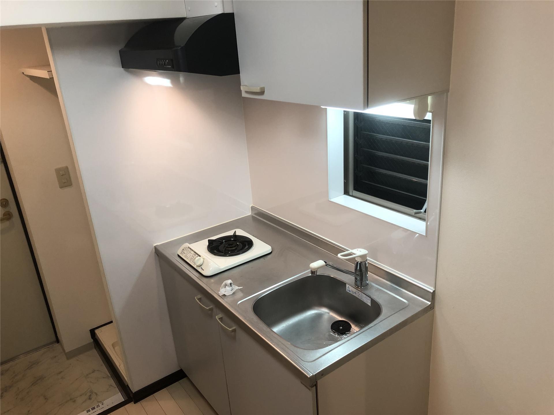 キッチン　同物件別部屋