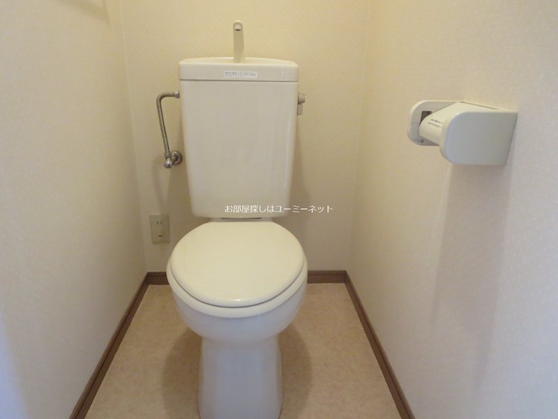 トイレ　温水洗浄便座設置致します。