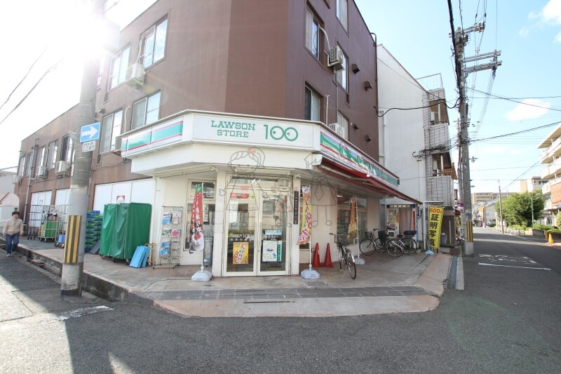 コンビニ　ローソンストア100住吉大領店（コンビニ）まで127m