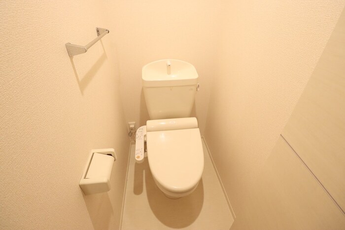 トイレ　温水洗浄暖房便座